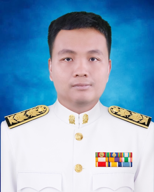 นายพชร พันธ์รอด