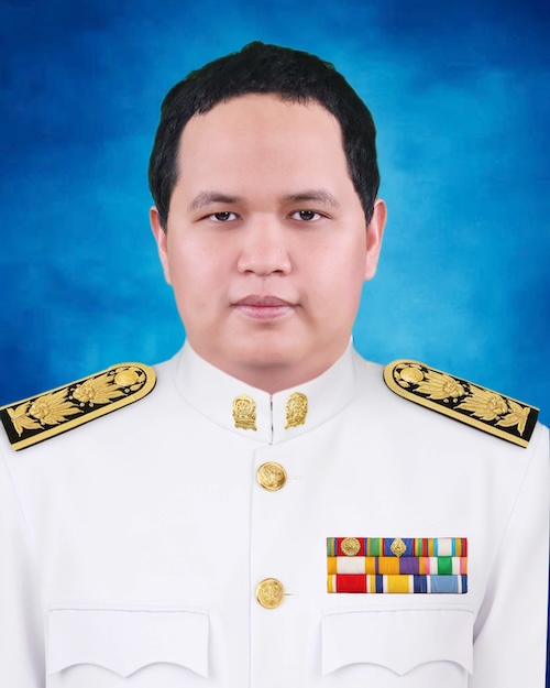 นายธนพงศ์ หมีทอง