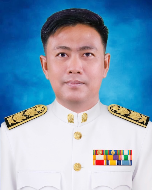 นายภูวนัย สาหร่ายสุวรรณ์